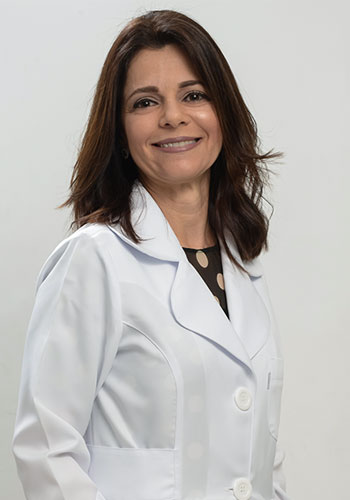 Dra. KARINA OLIVEIRA FERREIRA